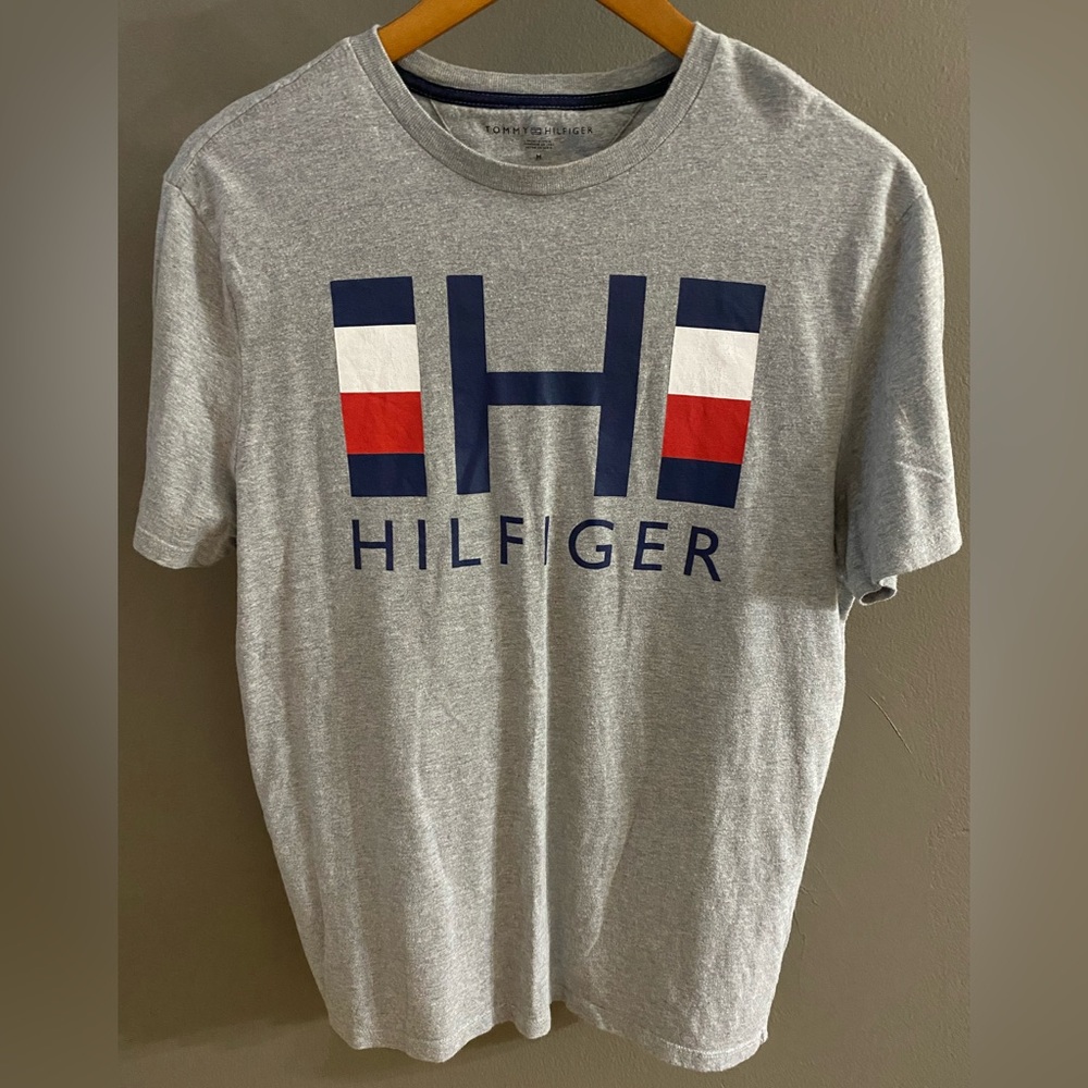 12. TOMMY HILFIGER MEN’S T-SHIRT